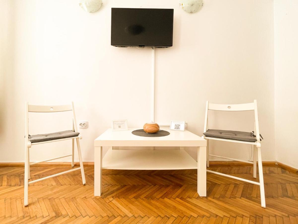 White Moon Apartment Braşov Exterior foto